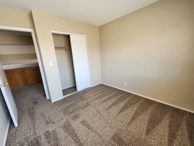 Building Photo - 6703 Dominion Ct