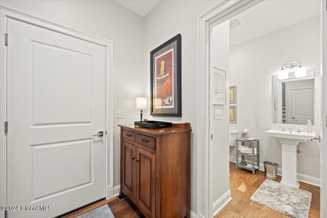 Building Photo - 64 North Ln