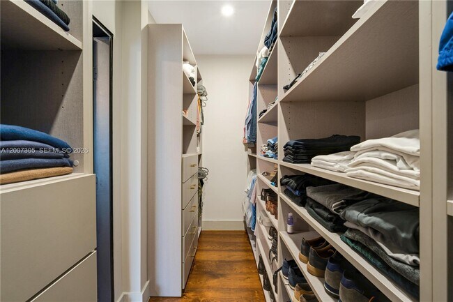 Building Photo - 145 NE 49th St