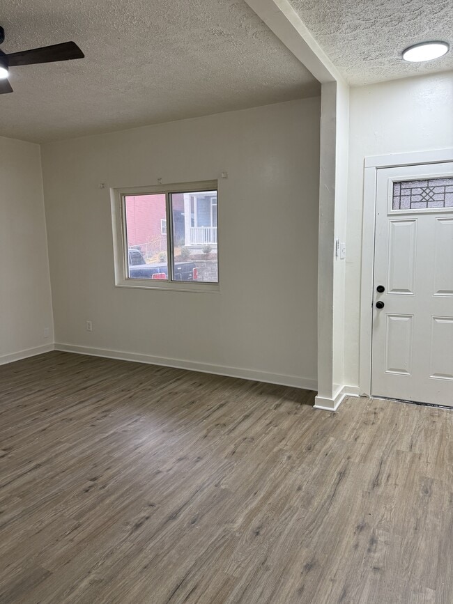 Building Photo - 722 Eureka St