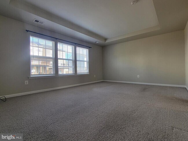 Building Photo - 216 Monticello Square