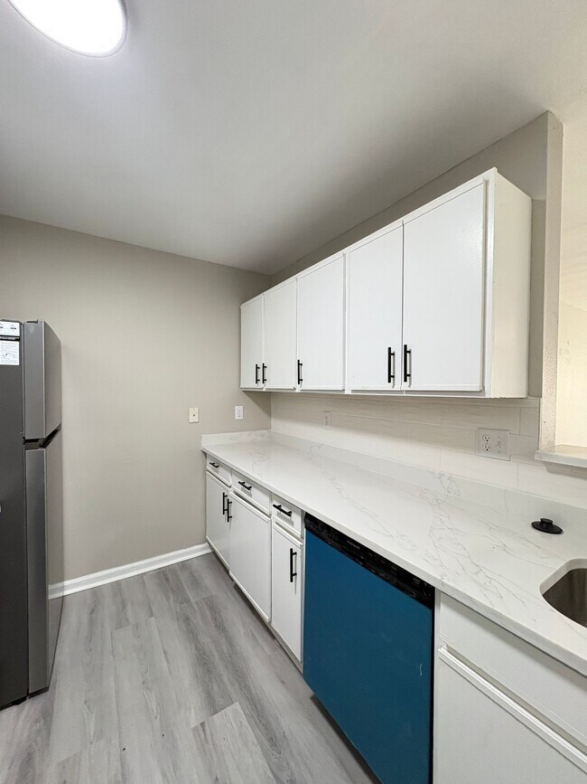 Building Photo - Bellagio Living III