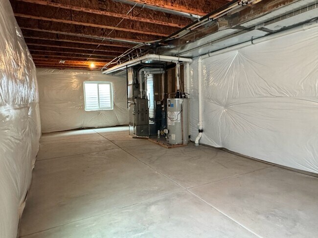 Building Photo - 10848 Hayloft St