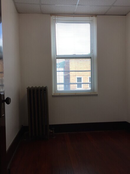 Building Photo - 543 North Ave