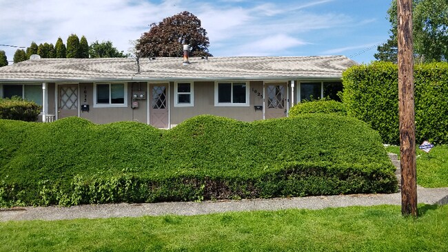 Building Photo - 1025 E Kincaid St