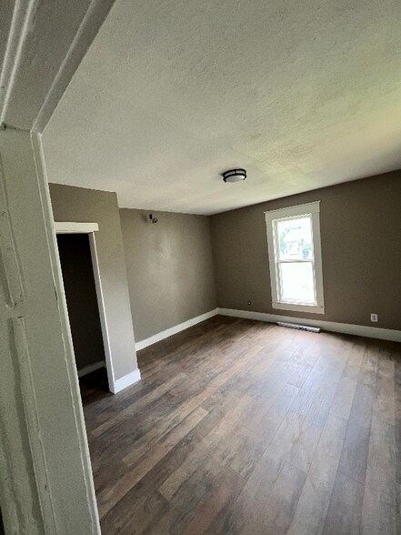 Building Photo - 411 N Pottenger Ave