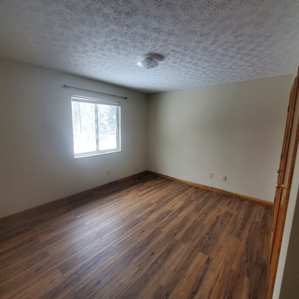 Building Photo - 315 High Meadows Village Dr