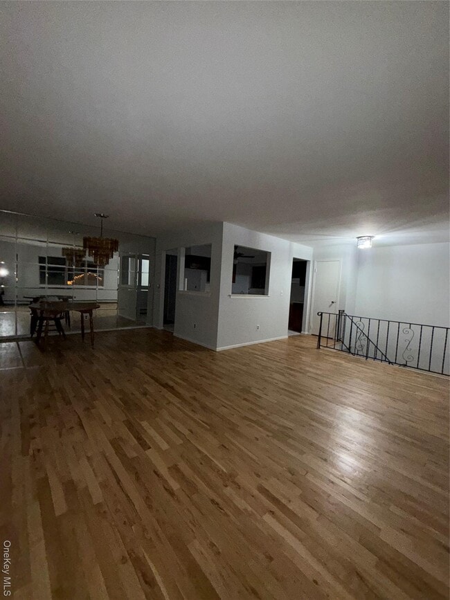 Building Photo - 227 N Walnut St