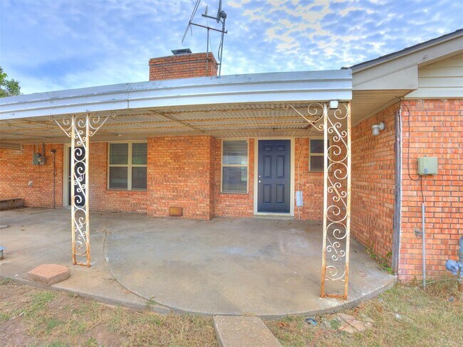 Building Photo - 412 Sundown Dr