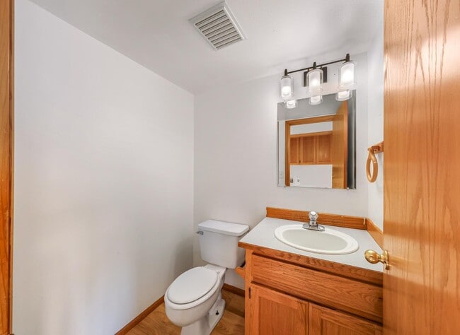 Building Photo - 704 Drayton St