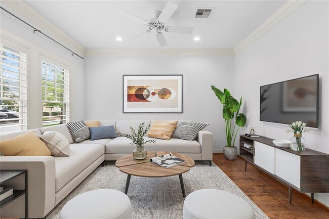 Building Photo - 6404 Community Dr
