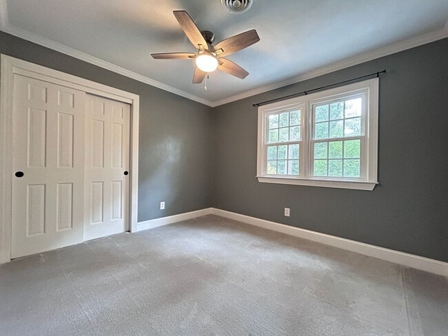 Building Photo - Charming Waterfront Home in Sought-After Chesopeian Colony "ASK ABOUT OUR ZERO DEPOSIT"