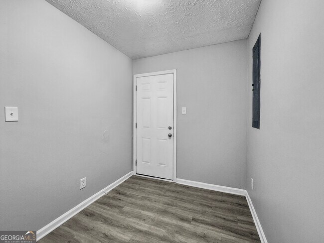 Building Photo - 201 Old Mill Trail SW