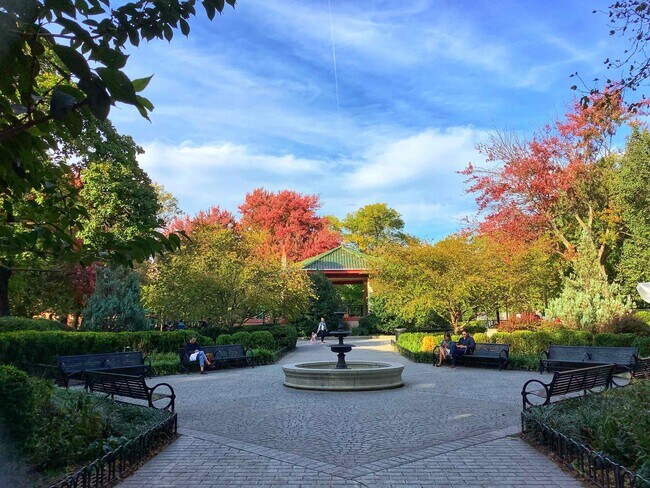 Building Photo - 204 6th St