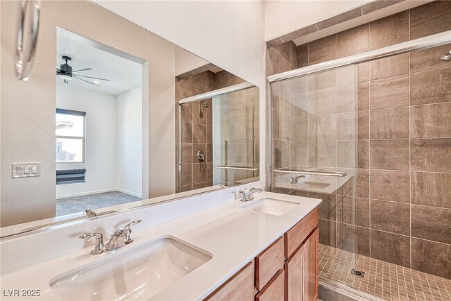 Building Photo - 643 Grey Saker St