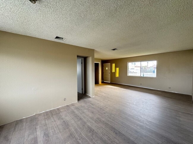 Building Photo - Single Family Home in Bullhead City, AZ!