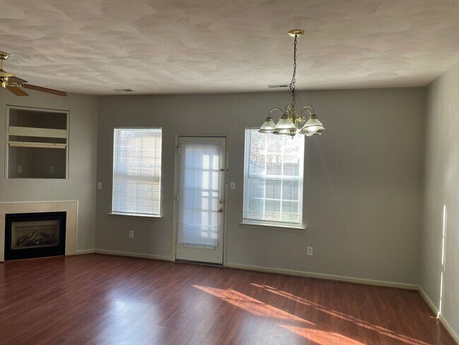 Building Photo - 2337 Bizzone Cir
