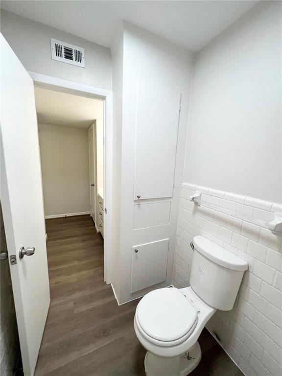 Building Photo - 500 Willow Dr