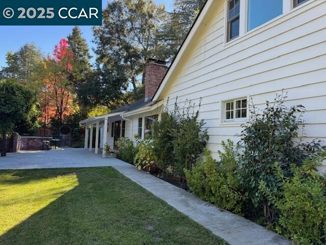 Building Photo - 354 Love Ln