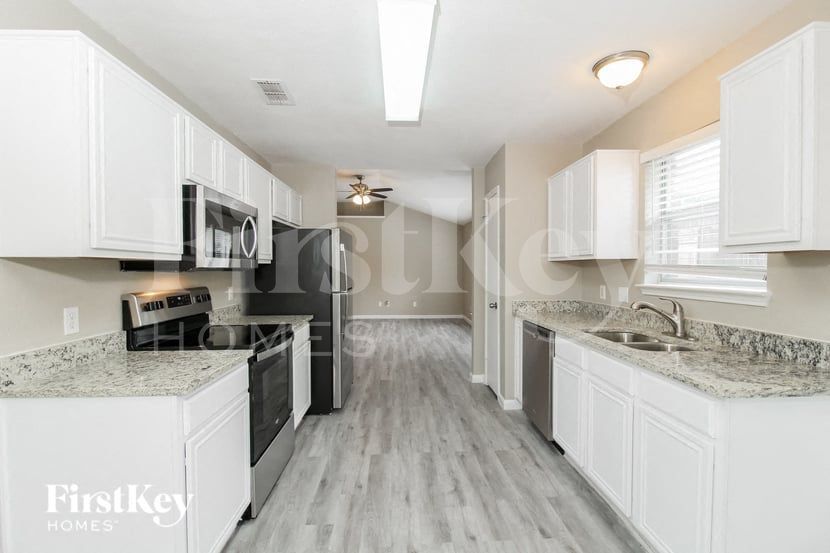 Building Photo - 6413 Riverwater Trail