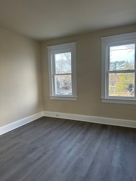 Building Photo - 1003 Walnut Ave