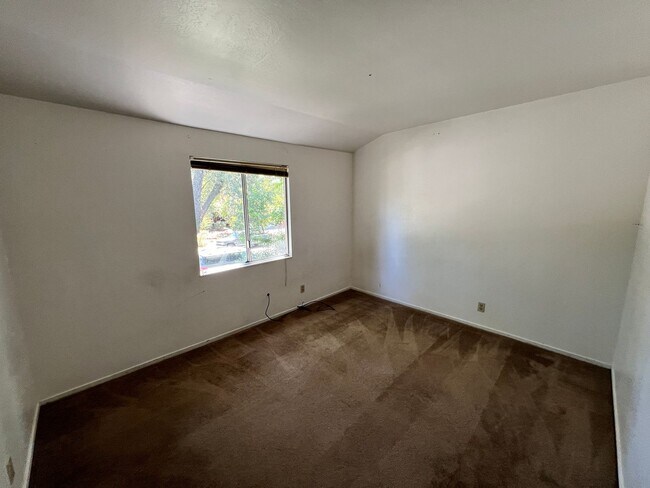 Building Photo - Spacious Home in Wonderful Davis Neighborhood!