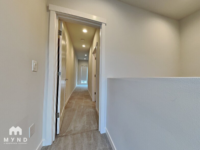 Building Photo - 7023 42nd Ave S