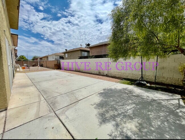 Building Photo - Bright & Budget-Friendly Condo for rent Ac...