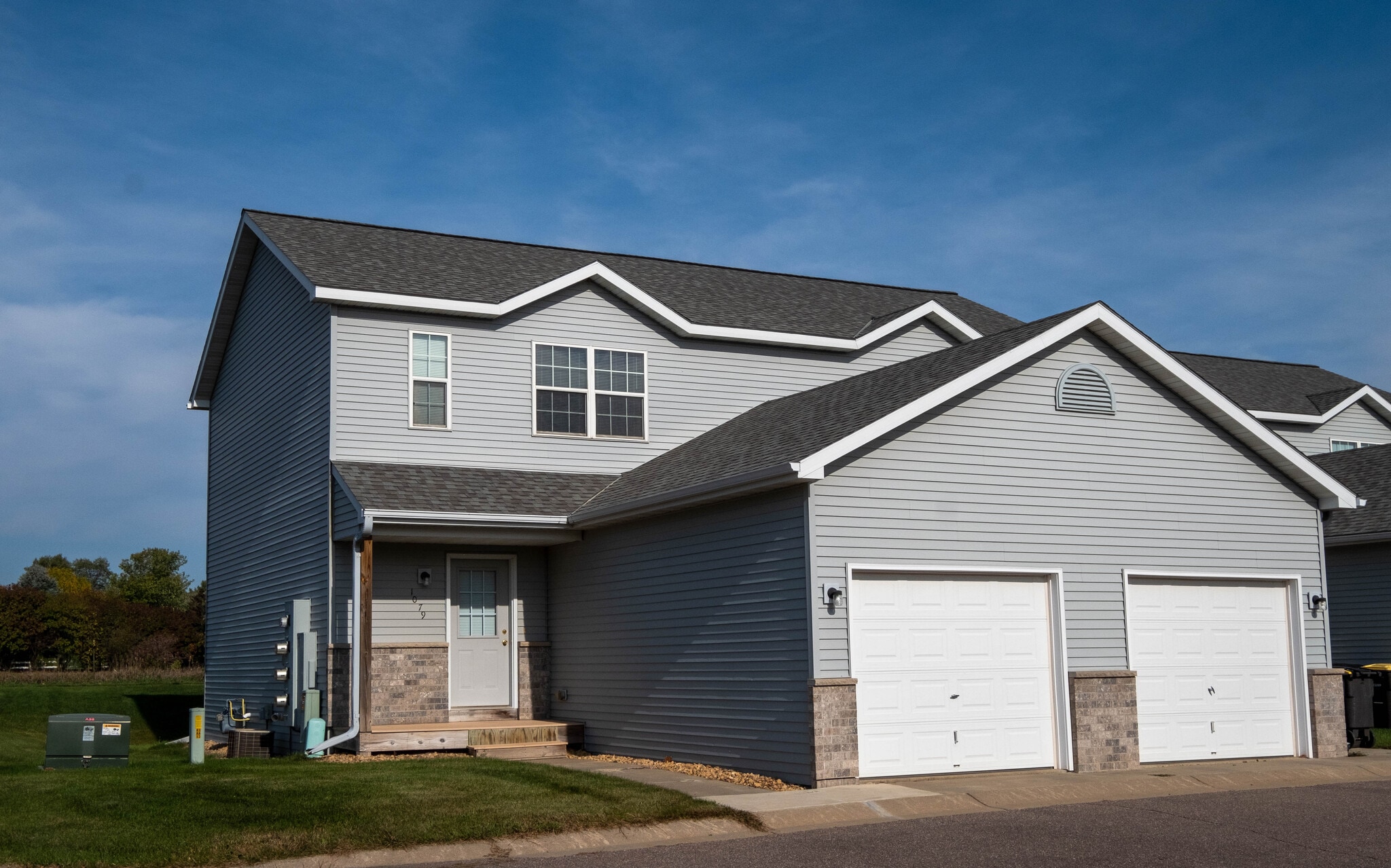 Building Photo - 1001 Alpine Way