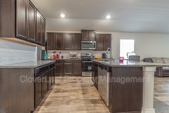 Building Photo - 6819 Whisper Grv
