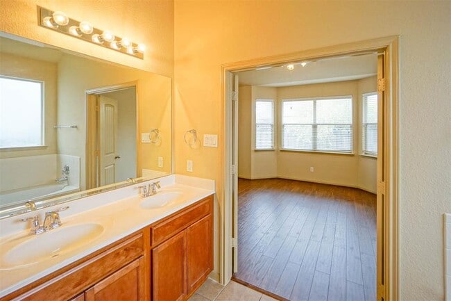 Building Photo - 6139 Grassy Haven Ln