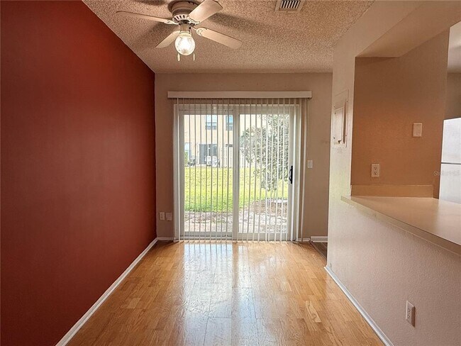 Building Photo - 1305 Park Villa Pl