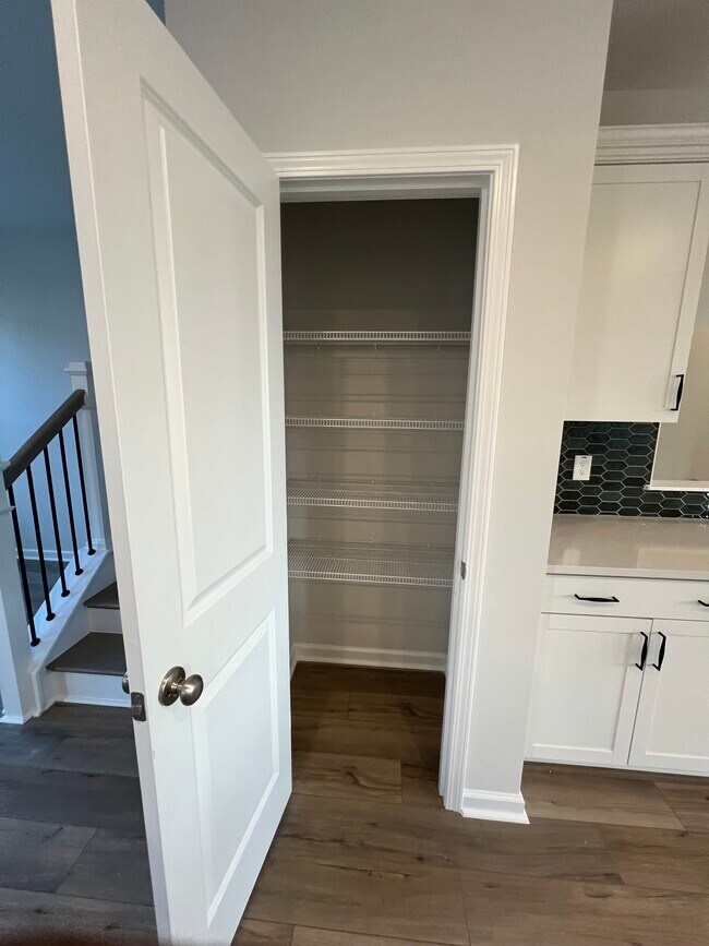 Building Photo - 375 Chesapeake Cmns St