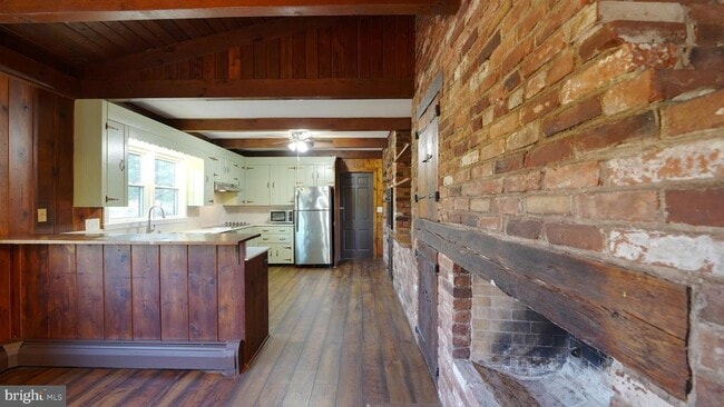 Building Photo - 53 Iron Bridge Rd