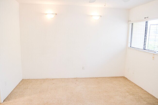 Building Photo - C2508  Bldg I  Unit 50 Grantwood