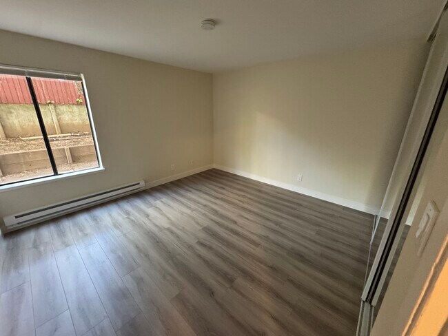 Building Photo - 1056 Grand-102