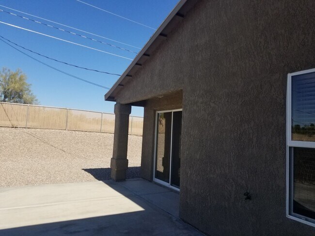 Building Photo - 1336 Vaquero Dr