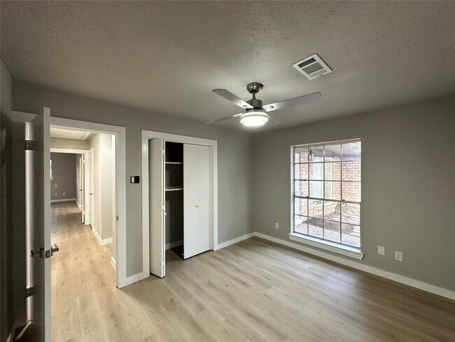 Building Photo - 5926 Par 4 Dr