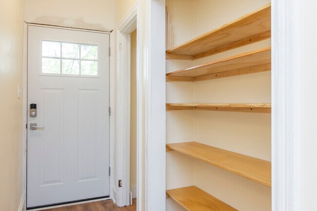 Building Photo - 328 W Front St