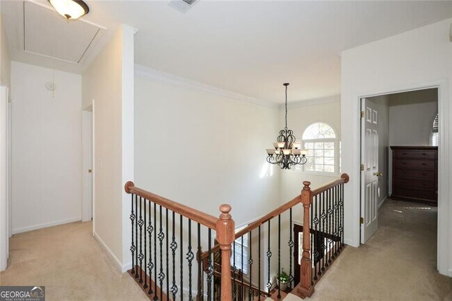 Building Photo - 305 Collegiate Dr