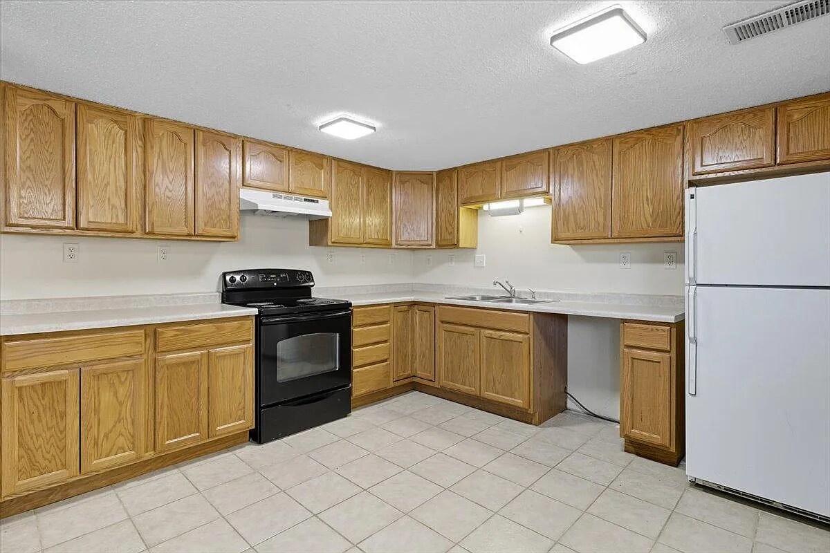 Building Photo - 435 Greenwood Ave