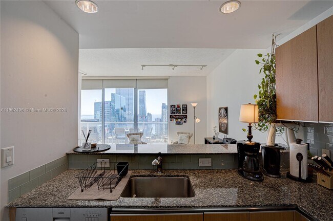 Building Photo - 1060 Brickell Ave
