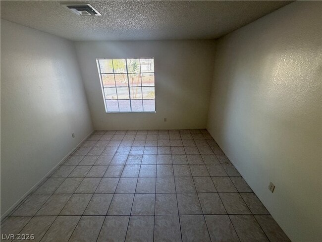 Building Photo - 4736 Nara Vista Way