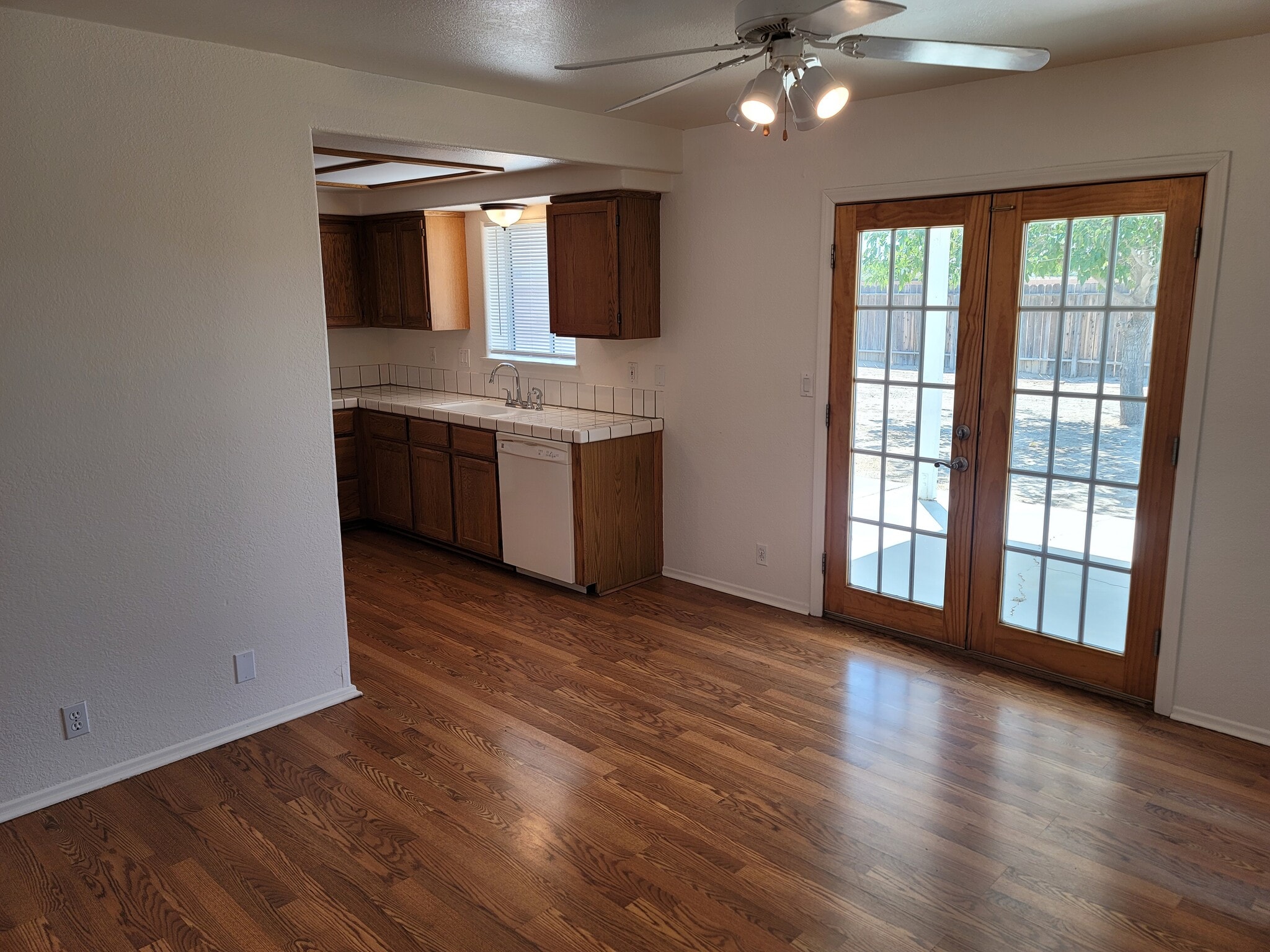 Building Photo - 9230 Karen Ave