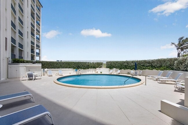 Building Photo - 5400 N Ocean Dr