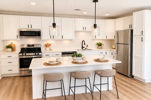 Building Photo - Parkmead Apartments