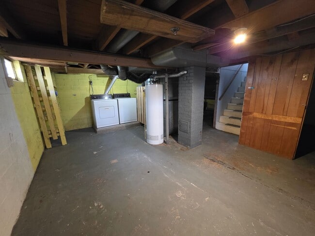 Building Photo - 3 Bed 1 Bath Single Family Home in Wiscons...