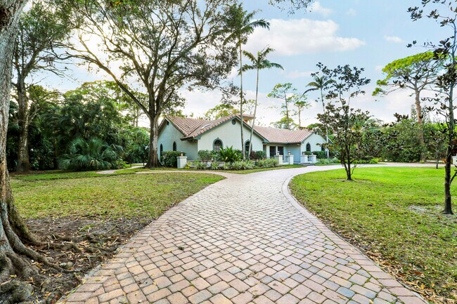 Building Photo - 67 Pacer Cir