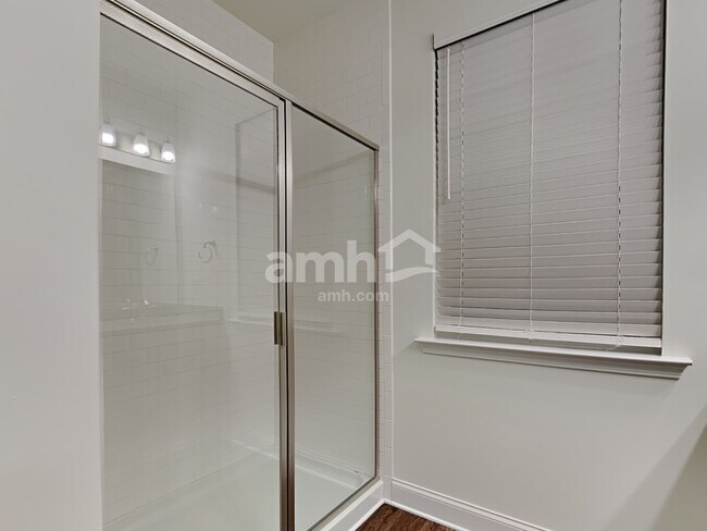 Building Photo - 5045 Hudson Vly Dr