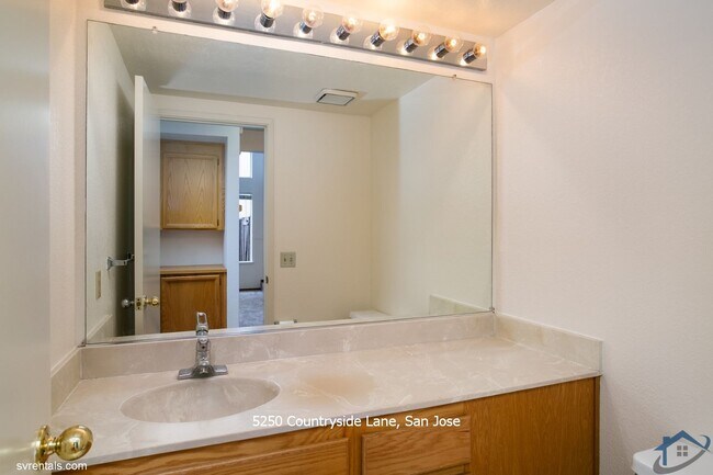 Building Photo - 5250 Countryside Ln